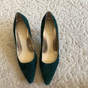 Calvin Klein kelly green suede pumps